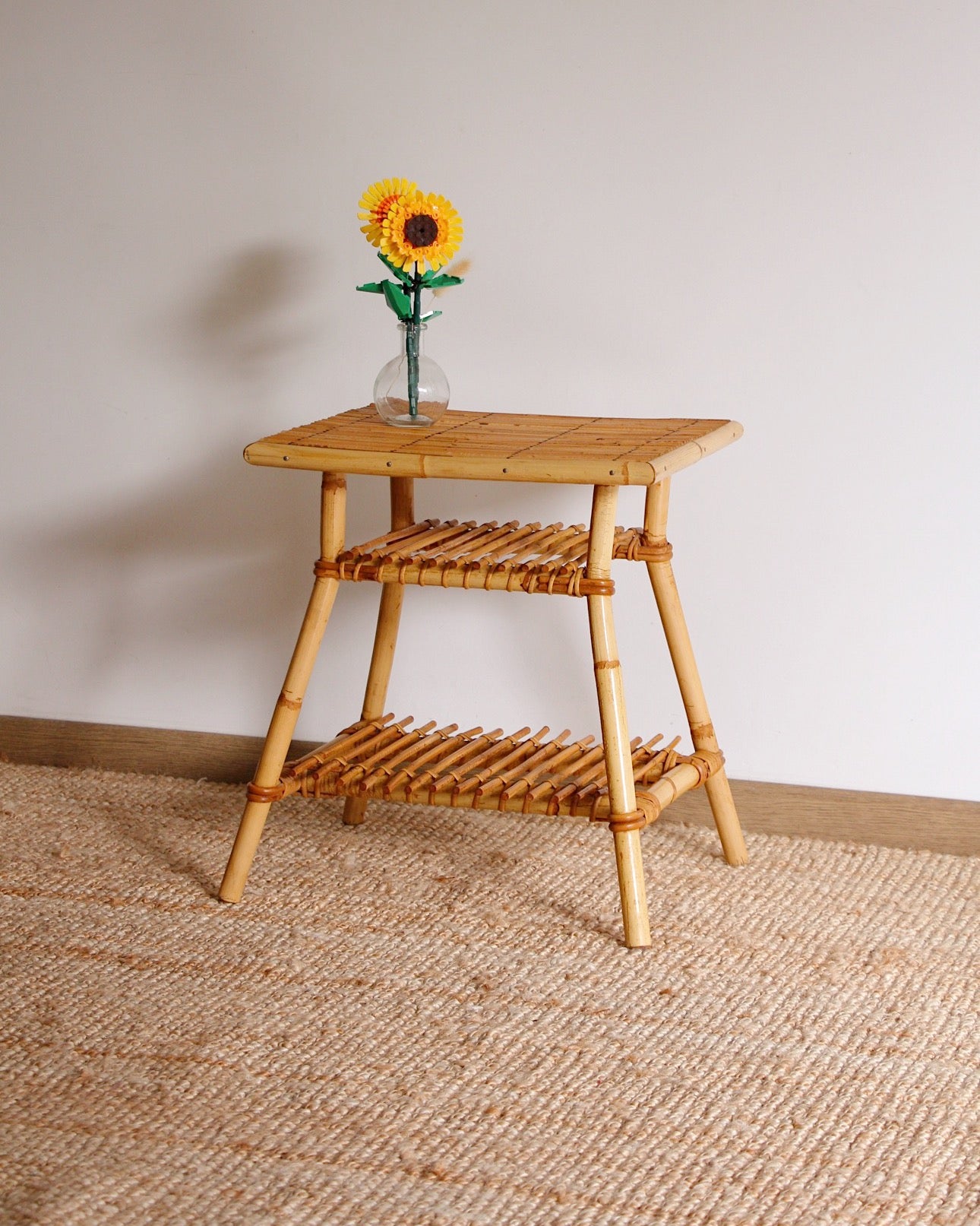 Table d’appoint en rotin, années 60