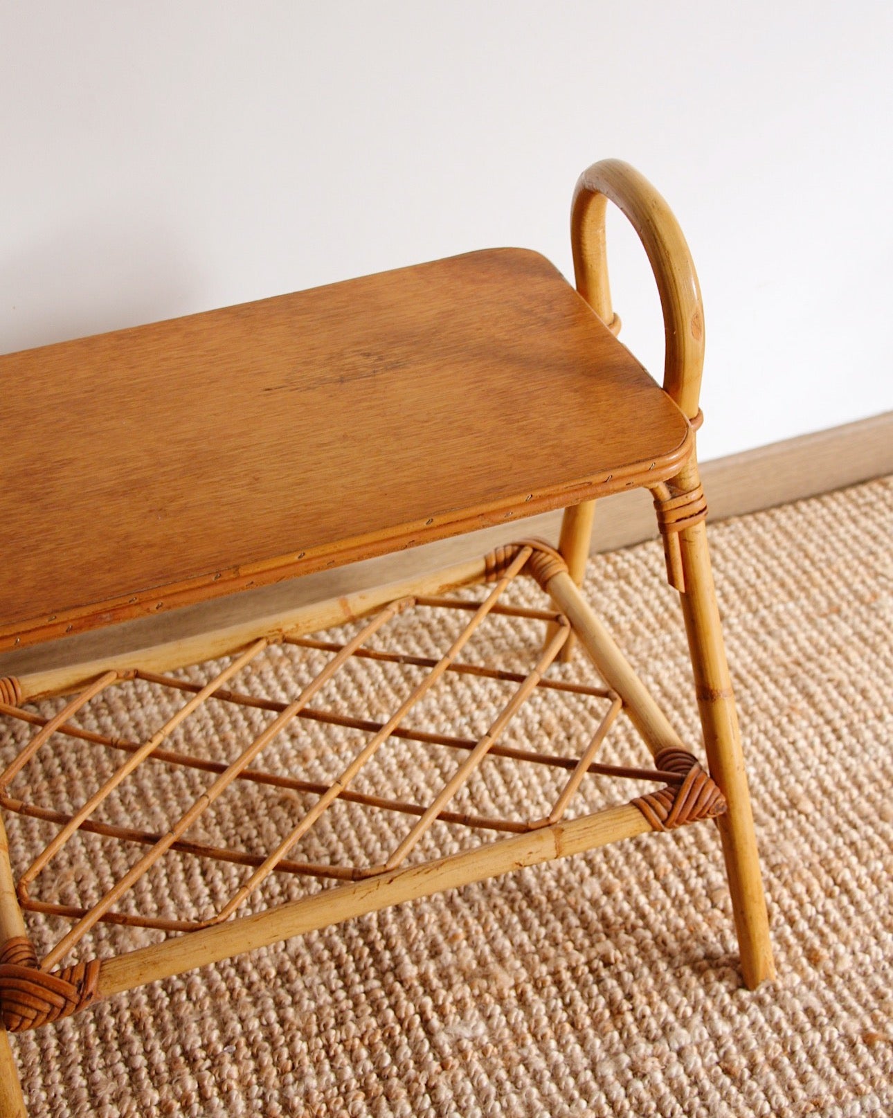 Table d’appoint en rotin, années 60
