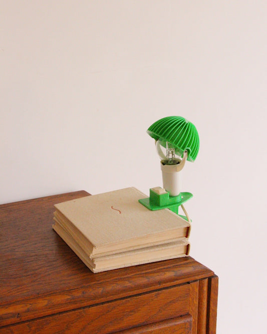 Jolie lampe à clipser, modèle Salam, France, années 70.