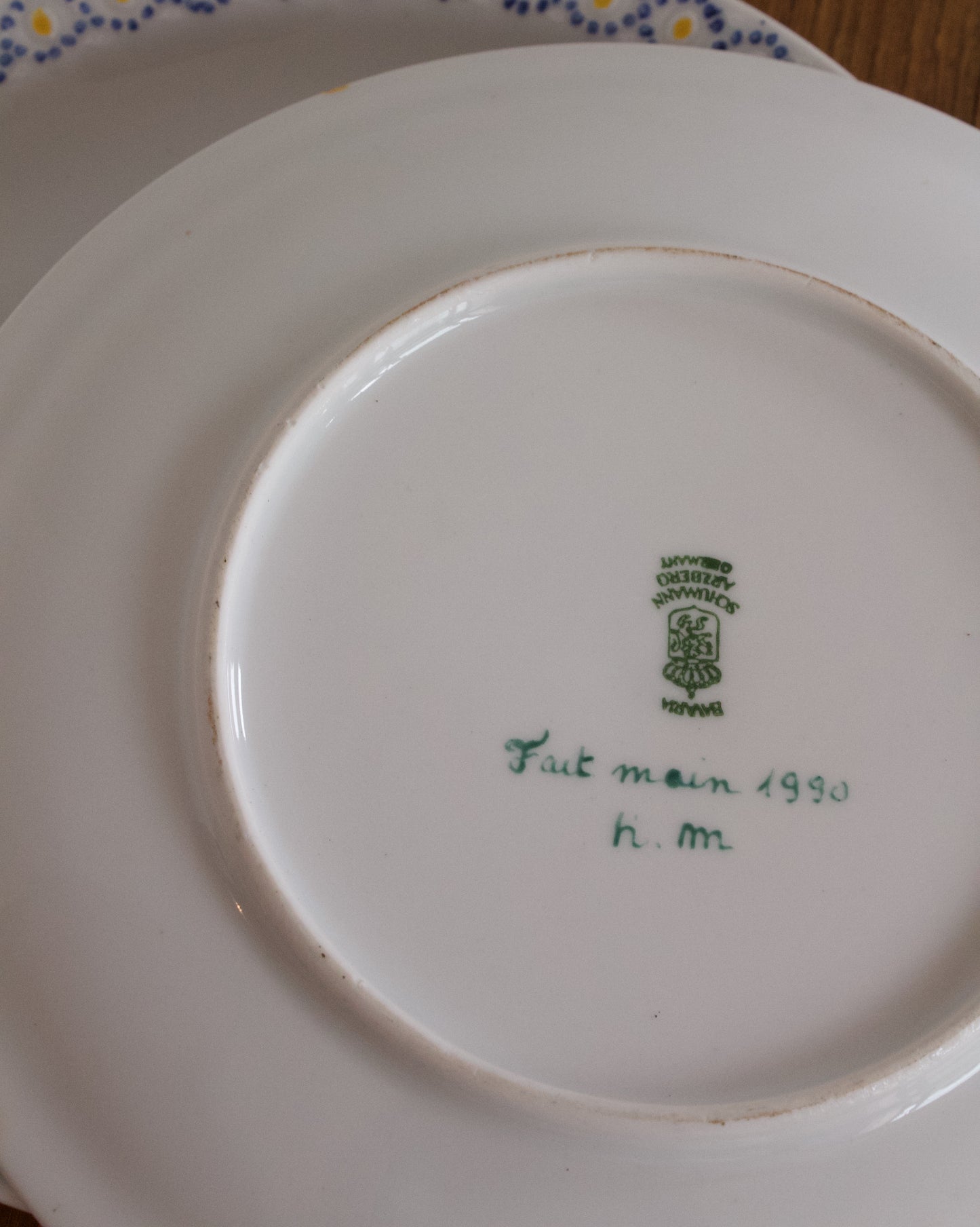 Paire d’assiettes porcelaine fleuries vintage peinte à la main, 1990