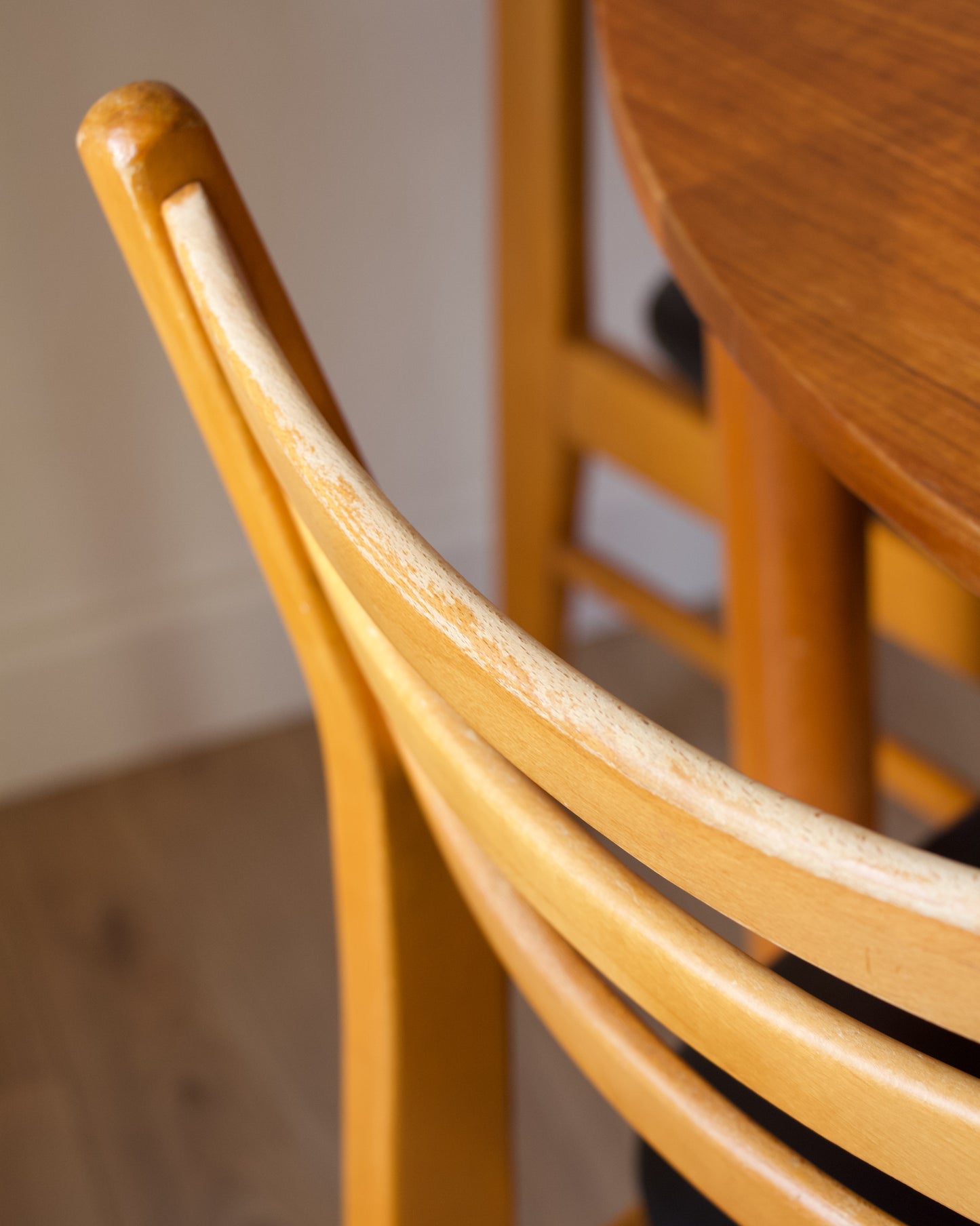 Chaises scandinaves hêtre miel années 60 vintage Pépites Déco Vintage Brocante Vannes