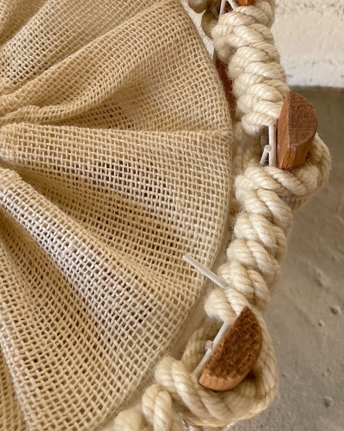 Pépites Déco Vintage : Suspension vintage made in RDA matières naturelles années 70