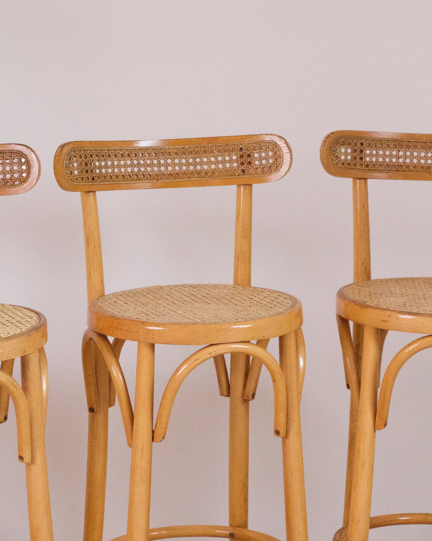 Série de 4 tabourets hauts bois et cannage