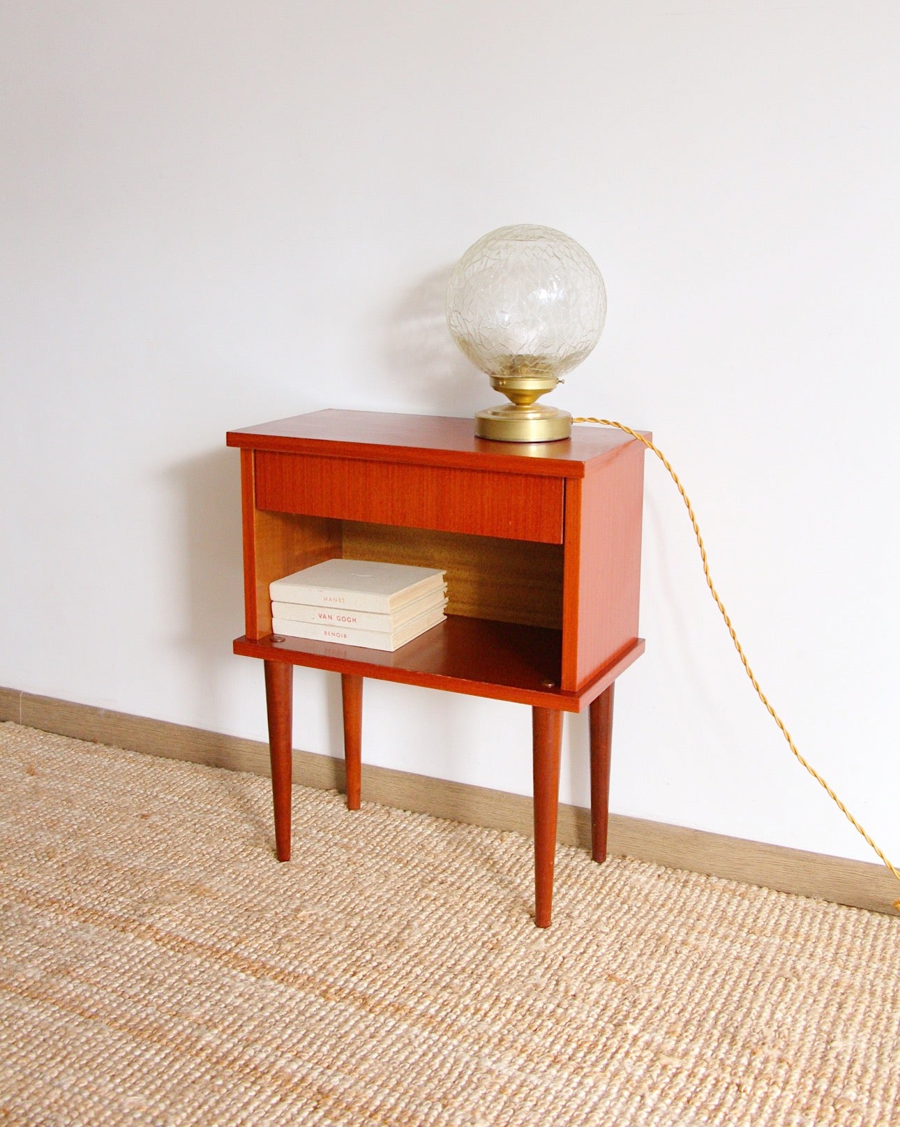 Table de chevet style scandinave, années 60-70 - Pépites Déco Vintage Brocante Vannes mobilier et décoration vintage 