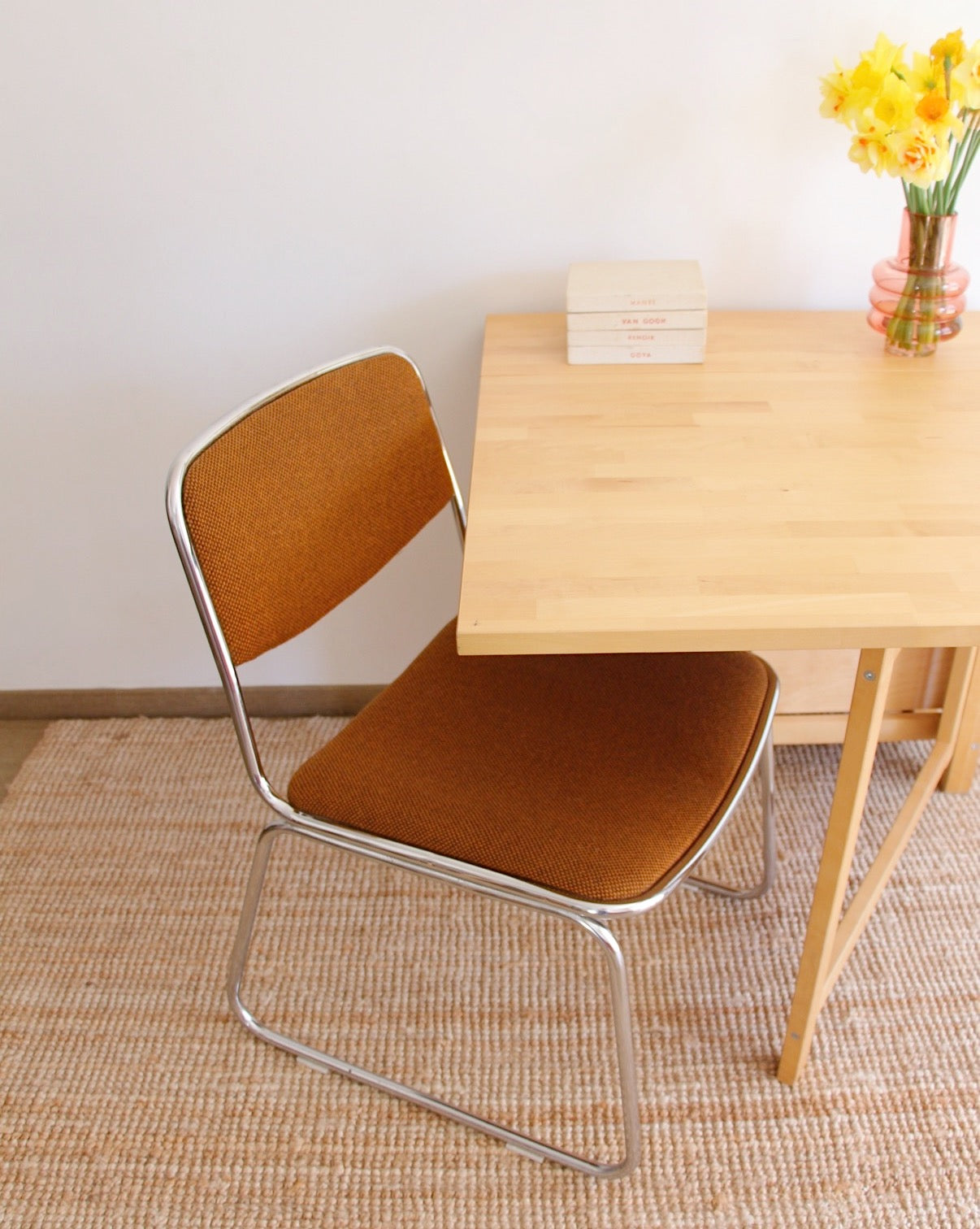 Chaise – acier tubulaire chromé et tissu bouclé rouille –1970