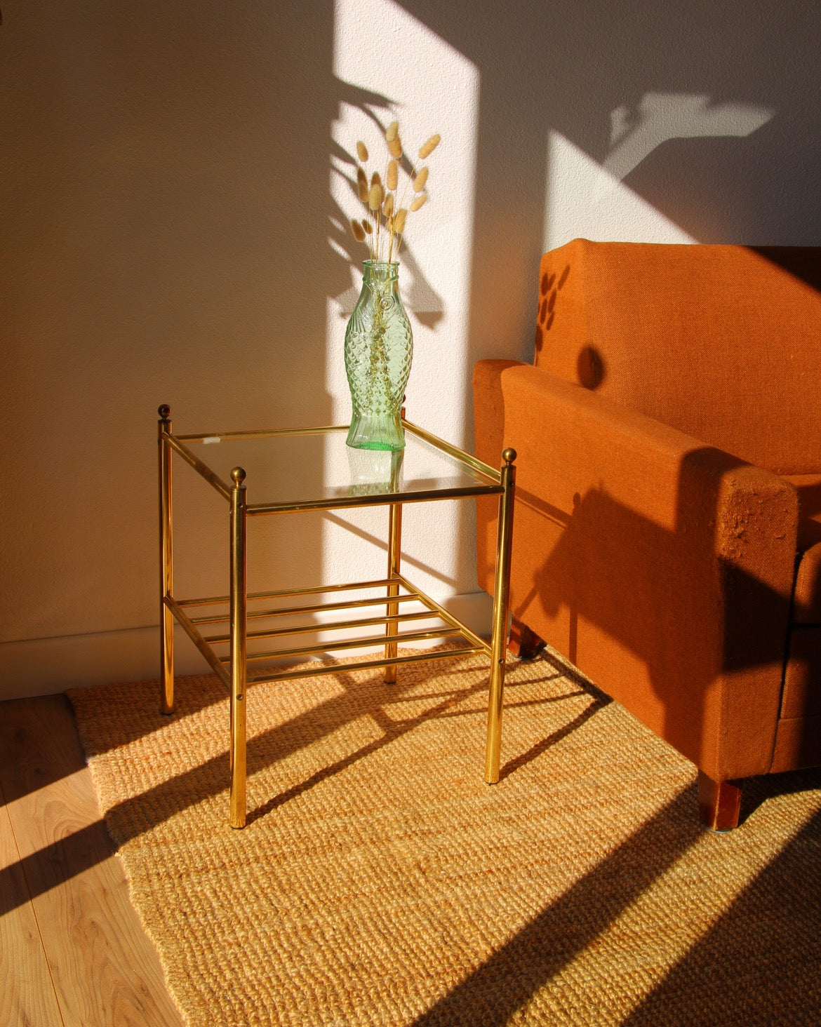 Table de chevet / Bout de canapé doré