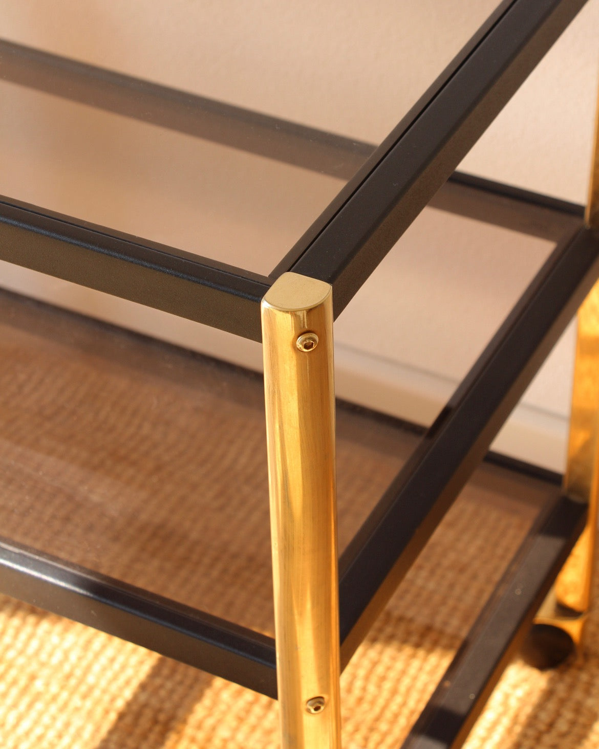 Desserte roulante années 70 verre fumé