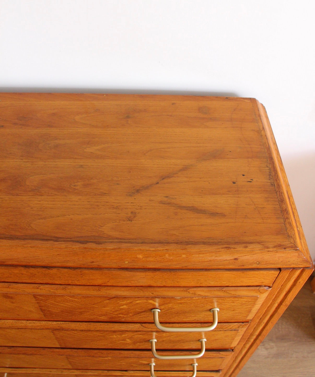 Commode en chêne pieds compas années 60