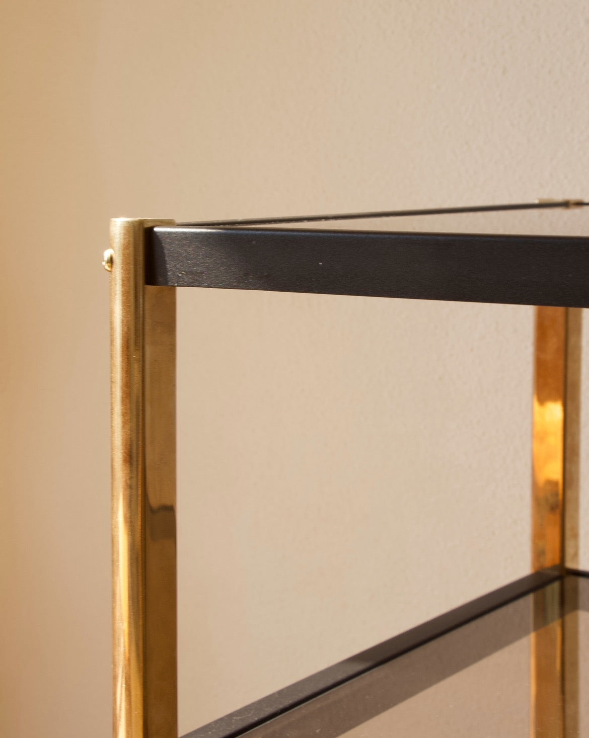 Desserte roulante années 70 verre fumé