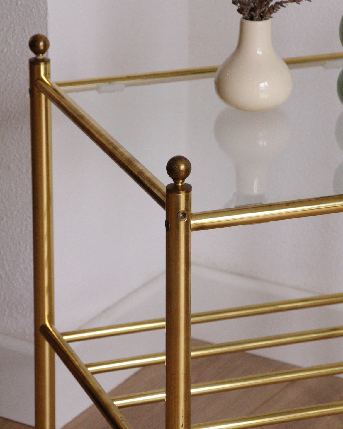 Table de chevet / Bout de canapé doré