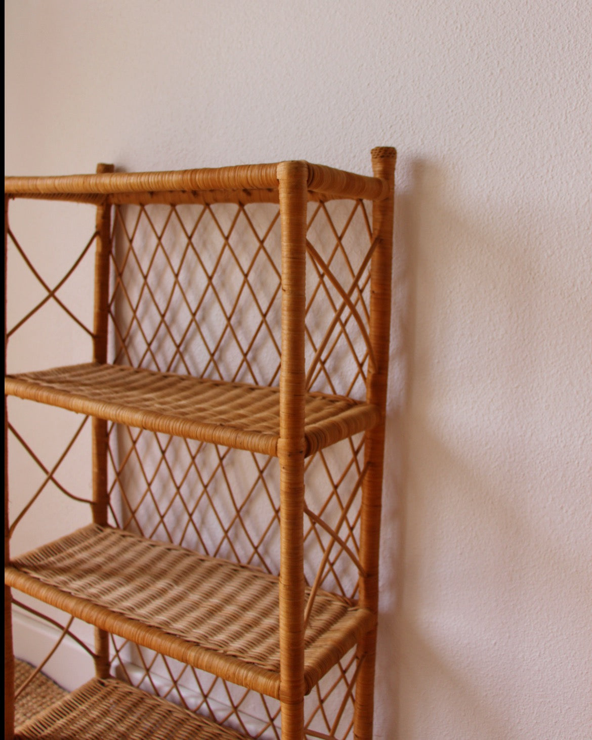 Etagère en rotin