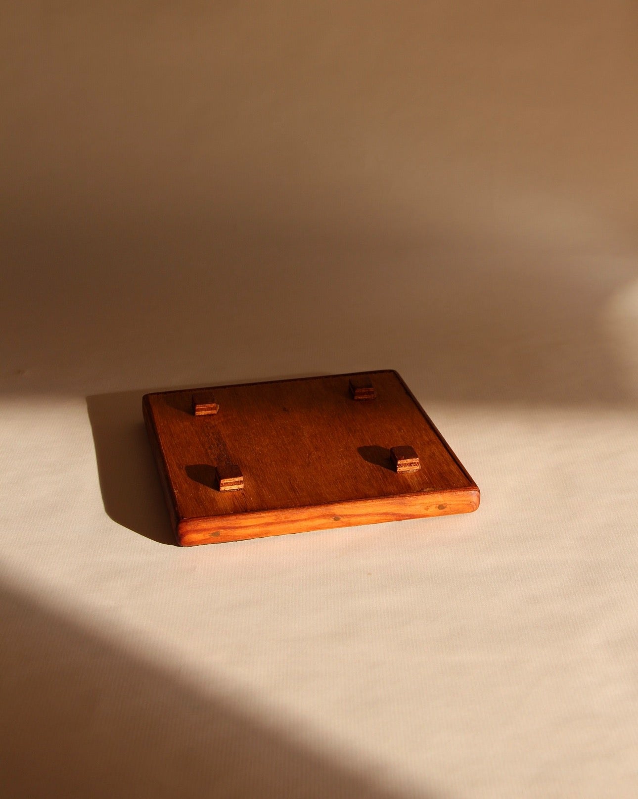 Dessous de plat carrelé en grès et bois, France, 1960