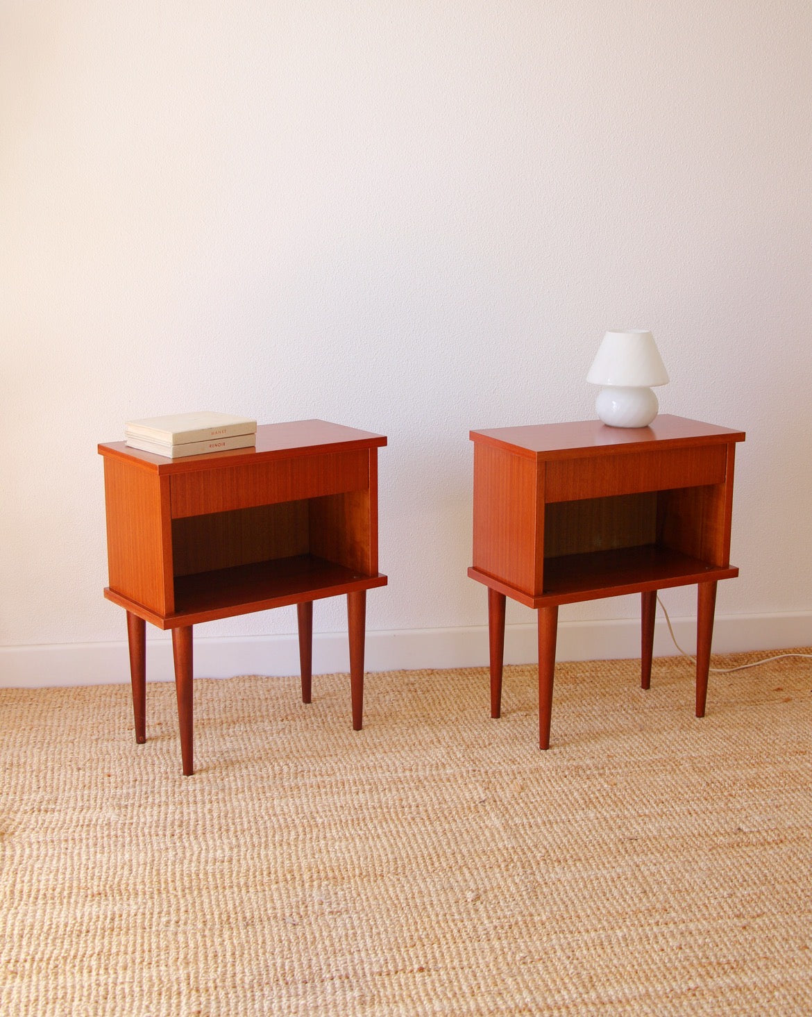 Paire de tables de chevet années 60 - Brocante Vannes Mobilier & Décoration Vintage
