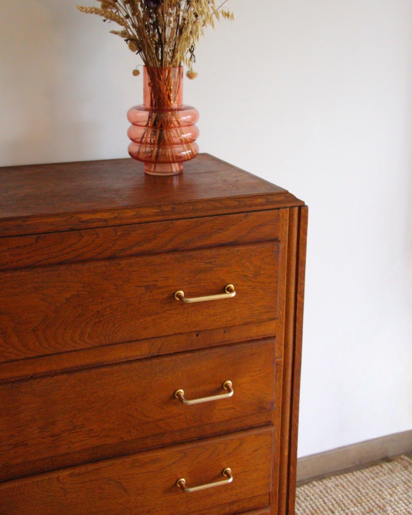 Commode en chêne à pieds compas, France, 1960