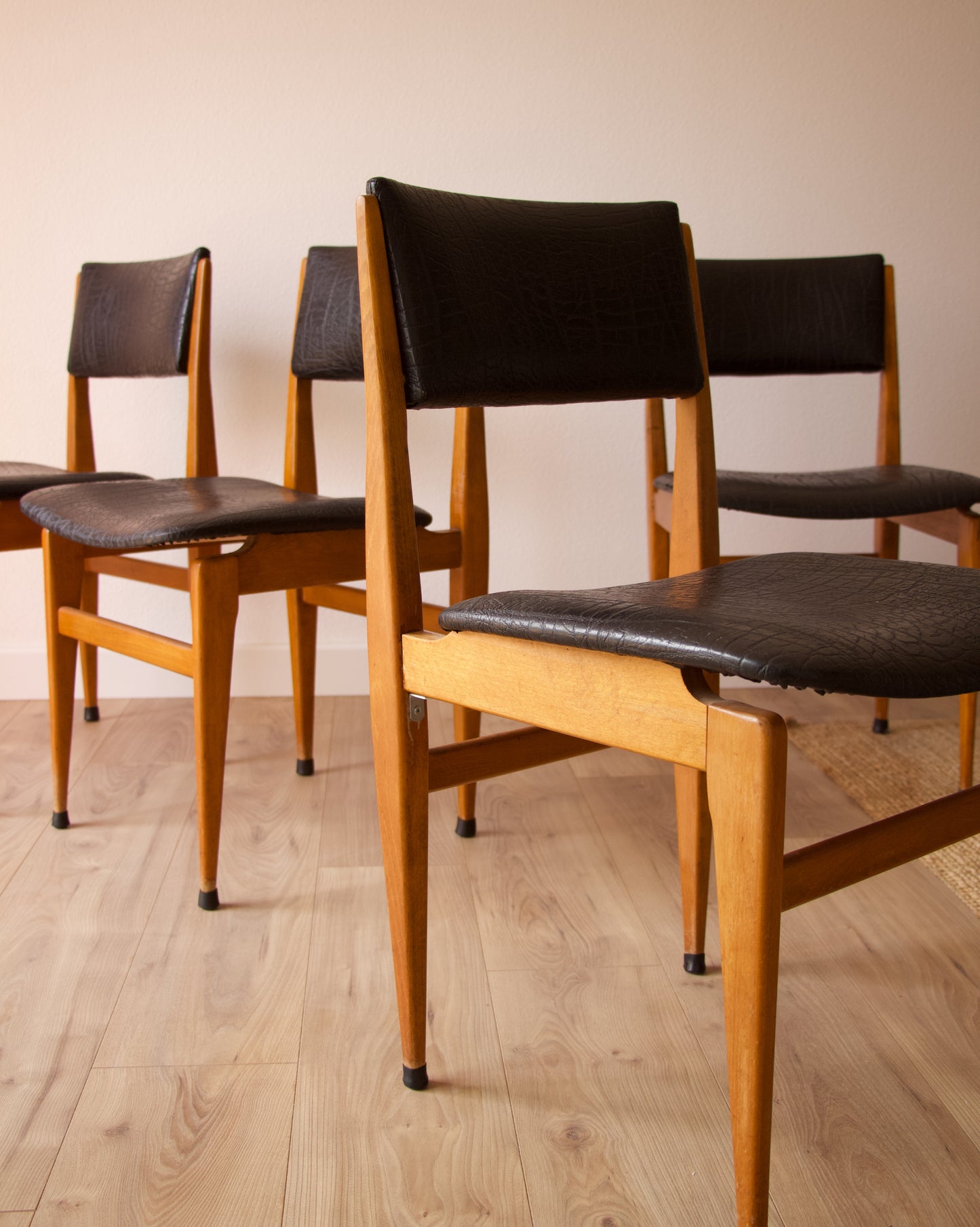 4 chaises scandinaves années 60 - Pépites Déco Vintage Brocante Vannes