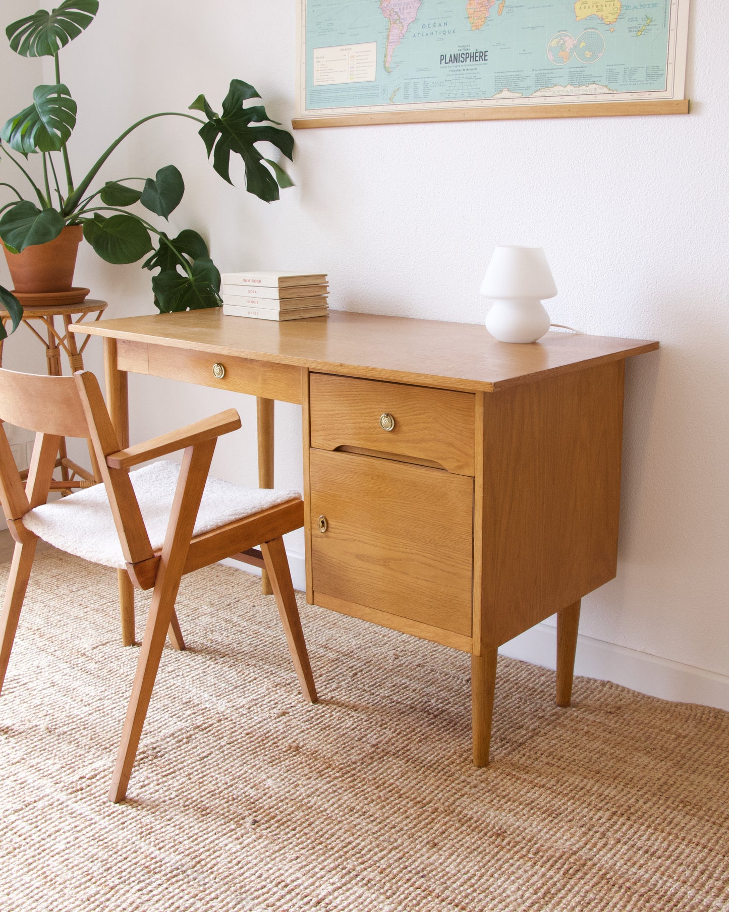 Bureau chêne clair années 50 - Brocante Vannes Décoration Meubles Vintage