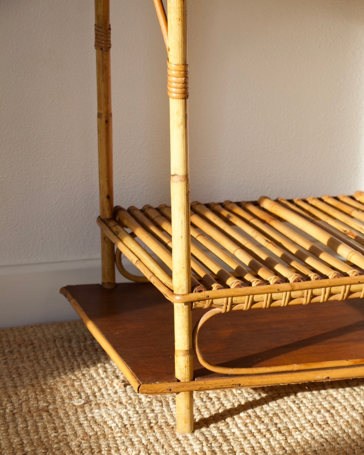 Table d'appoint en rotin vintage