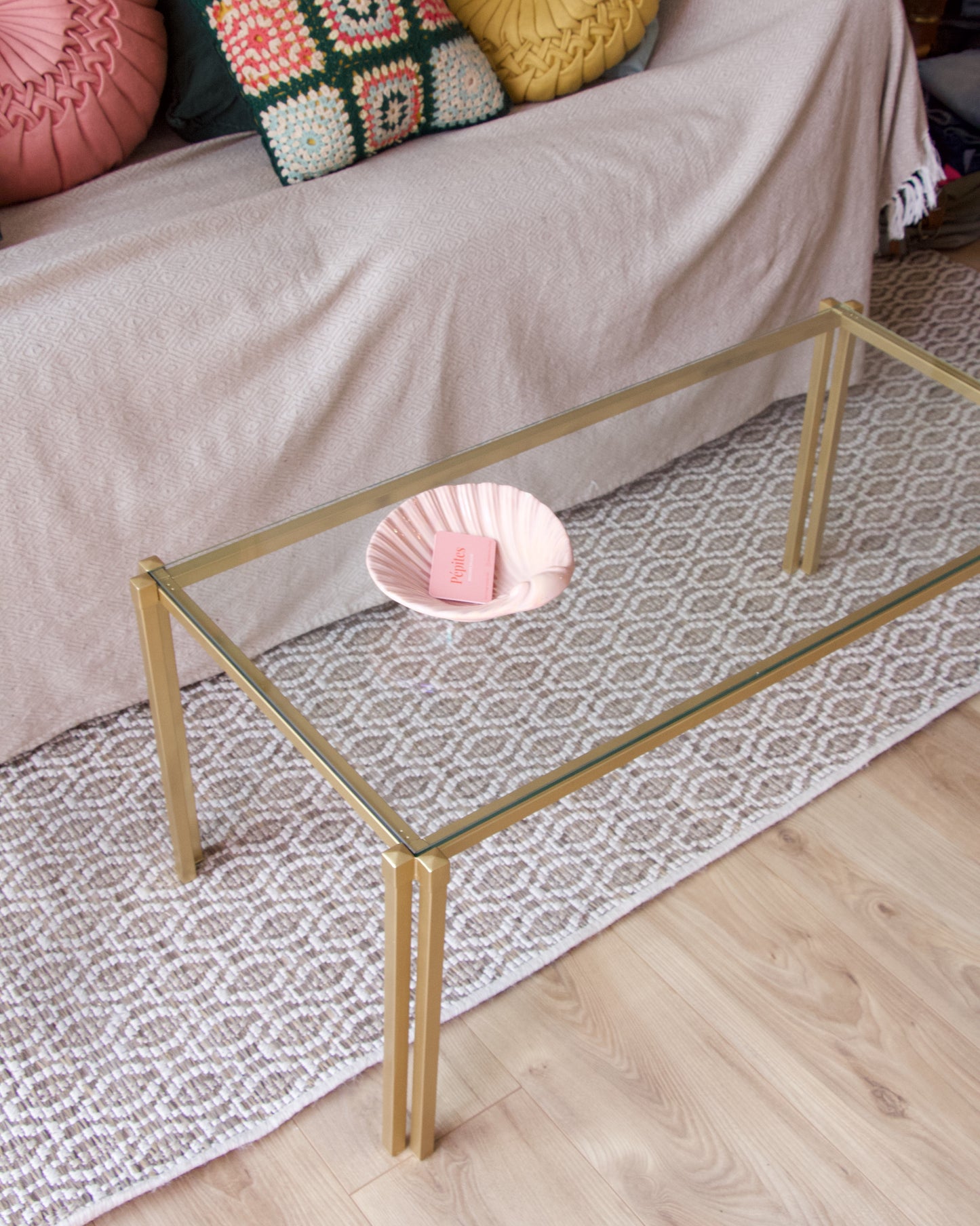 Table basse vintage dorée ✨