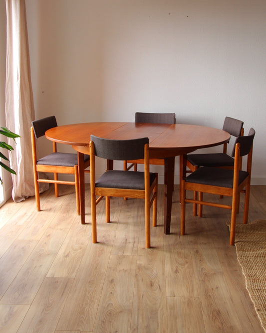 Suite de 5 chaises baumann années 60 - Brocante Vannes Mobilier et Décoration Vintage