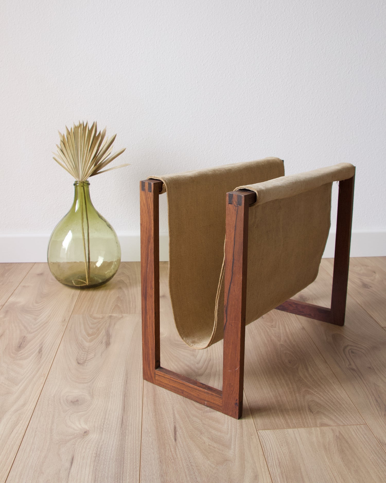 Porte-revue scandinave en palissandre années 60 - Pépites Déco Vintage Brocante Vannes