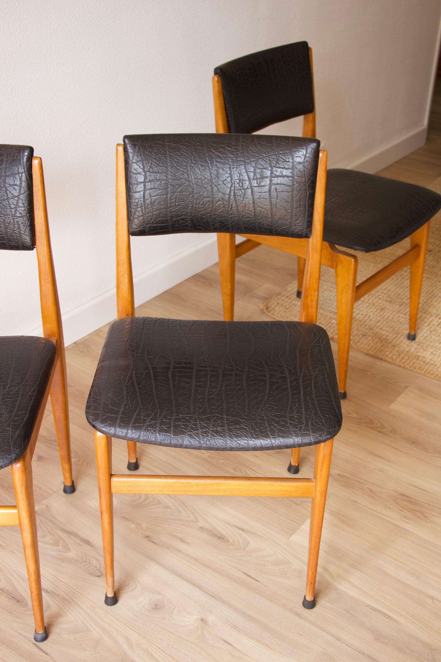 4 chaises scandinaves années 60 - Pépites Déco Vintage Brocante Vannes