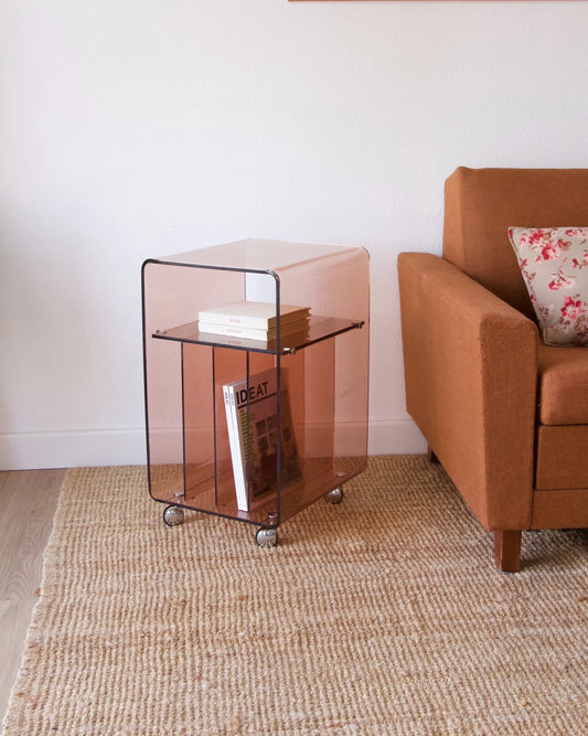 Table d'appoint/Bout de canapé vintage plexiglas fumé dans le goût de Michel Dumas - Brocante Vannes Meubles et Décoration Vintage