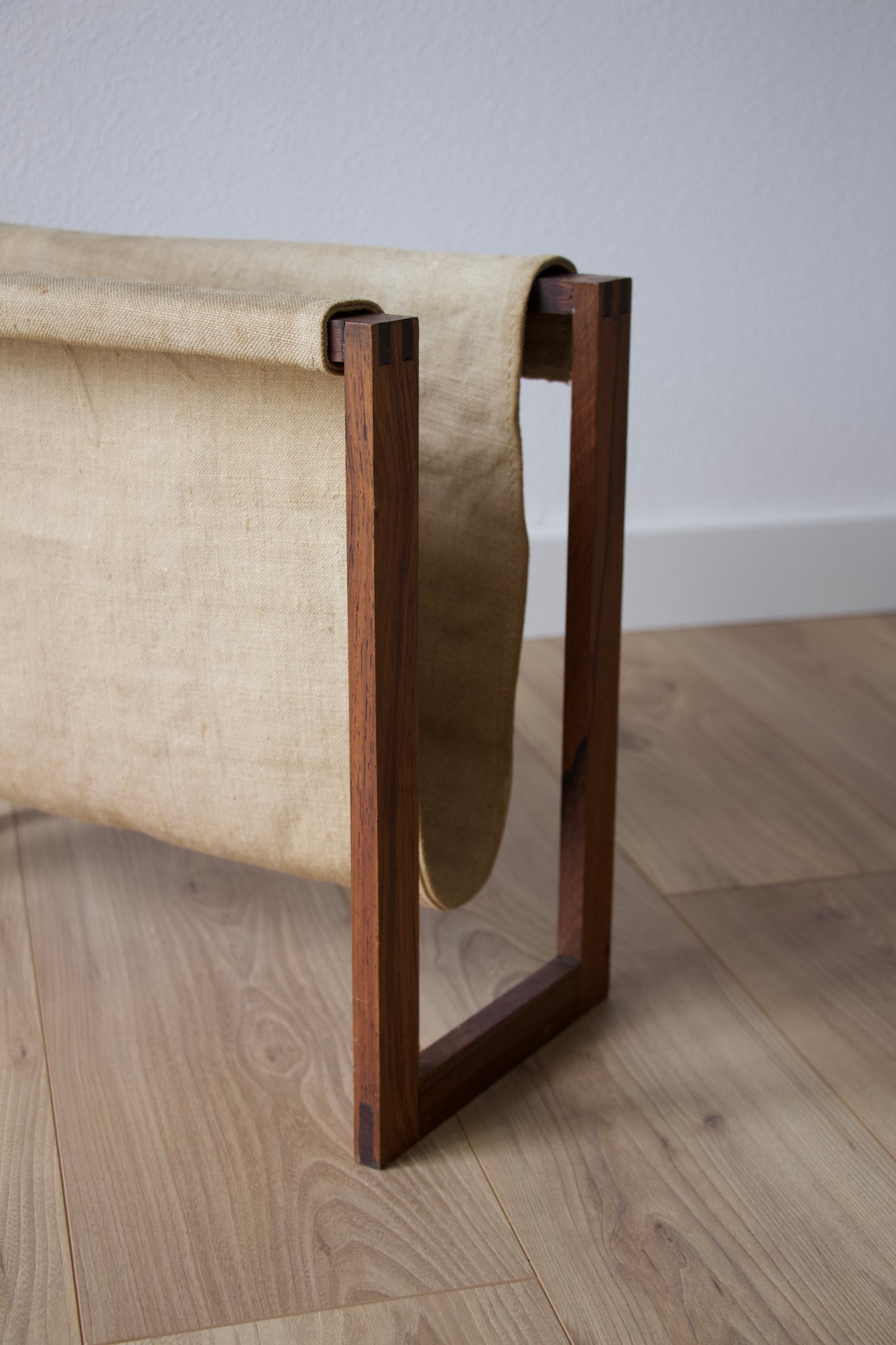 Porte-revue scandinave en palissandre années 60 - Pépites Déco Vintage Brocante Vannes