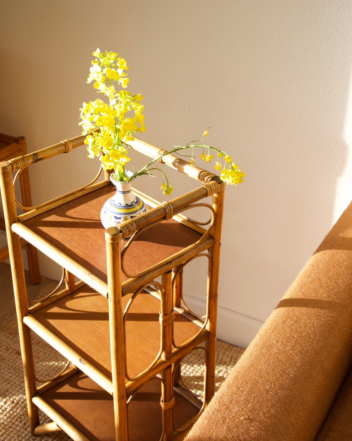 Chevet / Bout de canapé rotin vintage