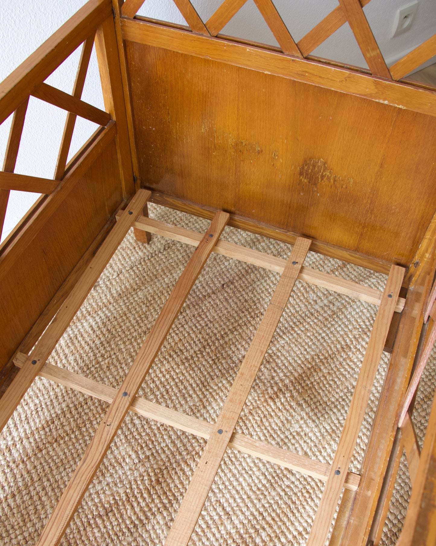 Lit en bois enfant vintage // Pépites Déco Vintage Brocante en Ligne basée à Vannes