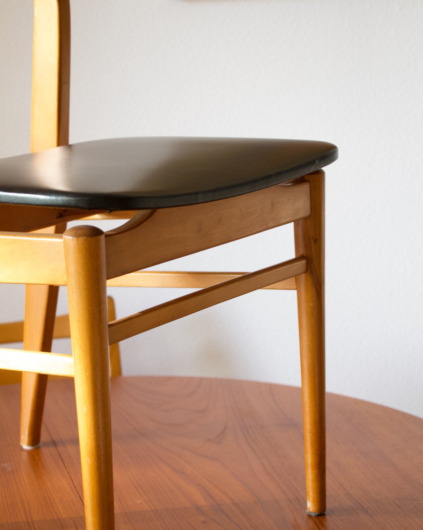 Chaises scandinaves hêtre miel années 60 vintage Pépites Déco Vintage Brocante Vannes