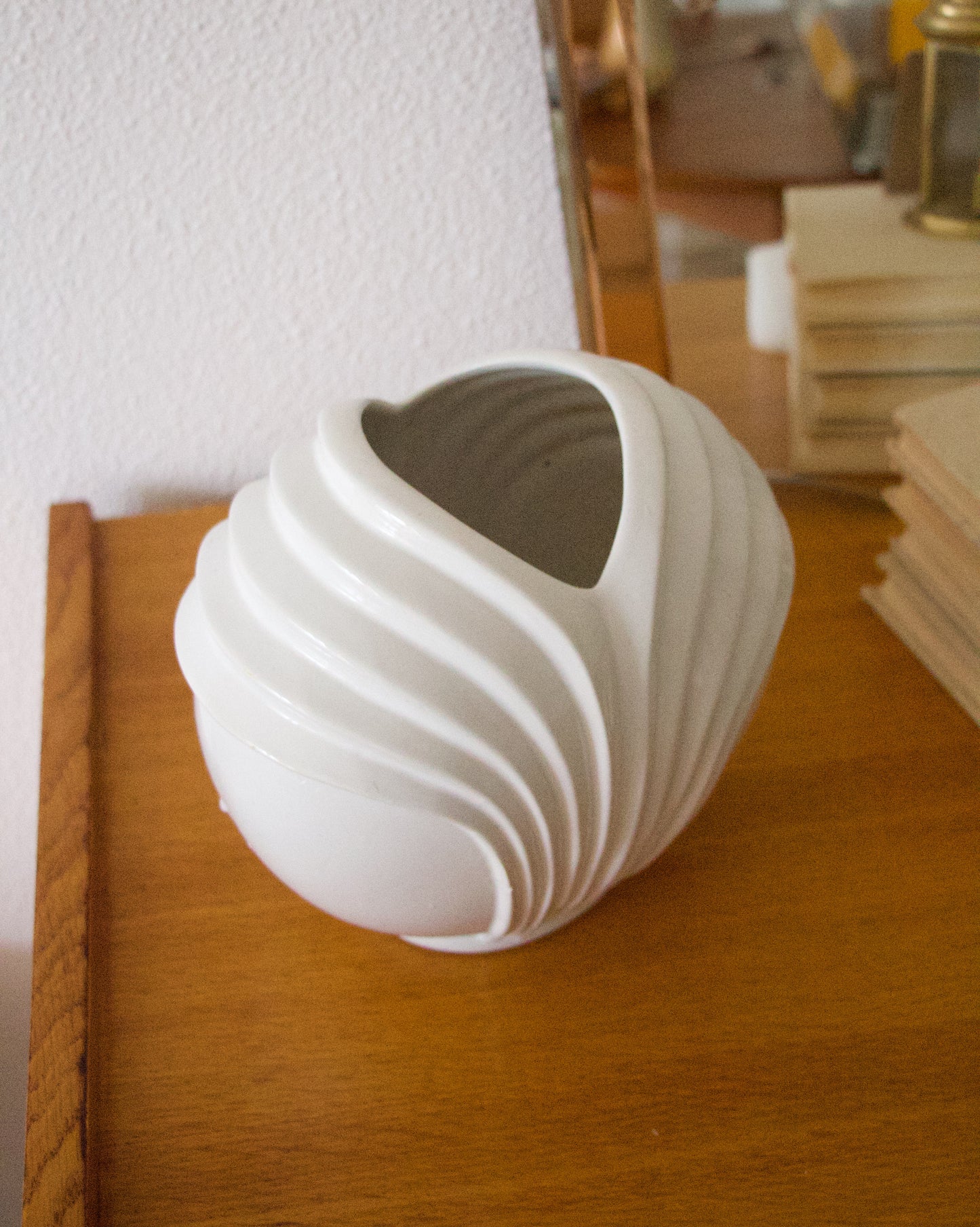 Vase blanc style Art Deco