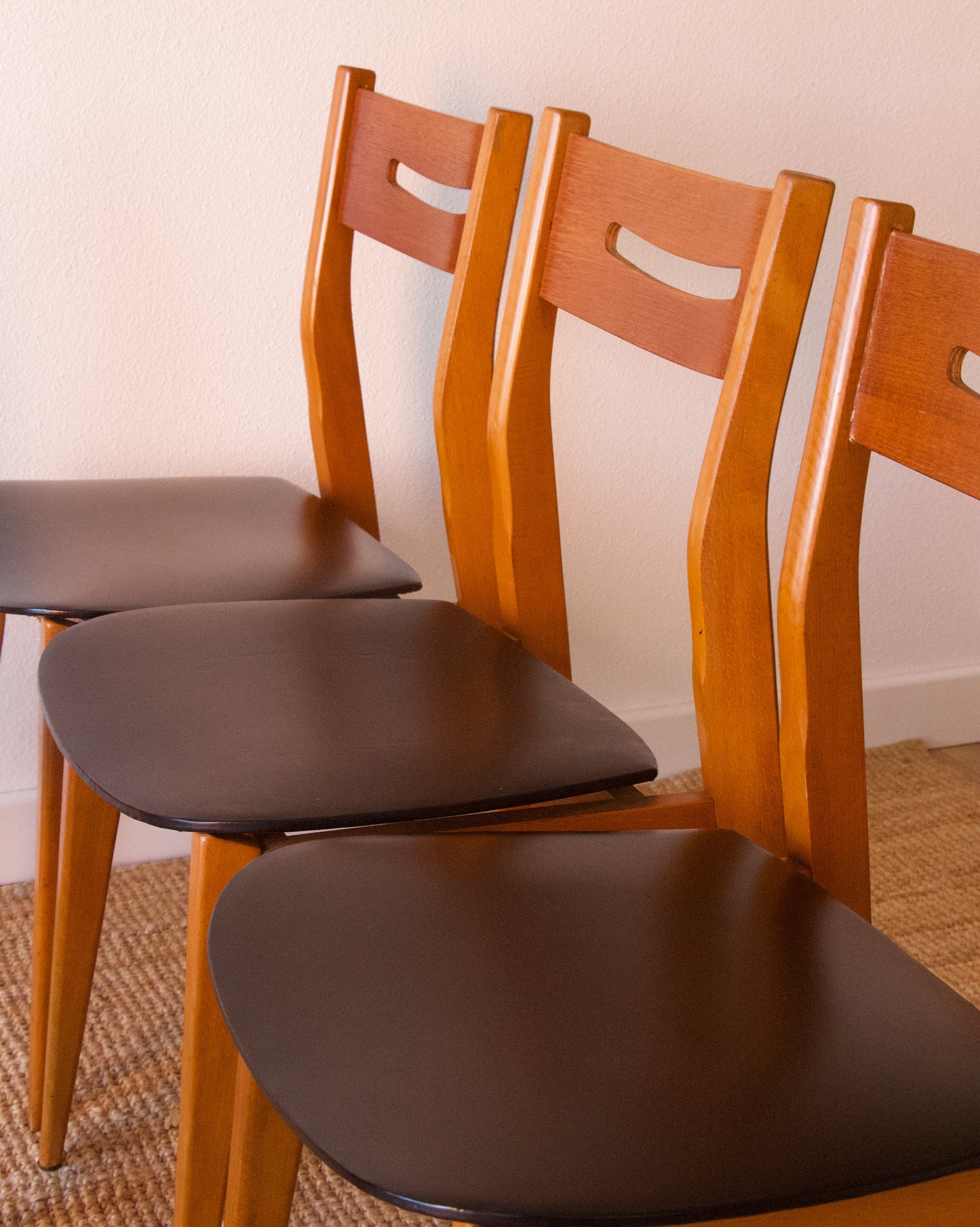 5 chaises scandinaves années 60