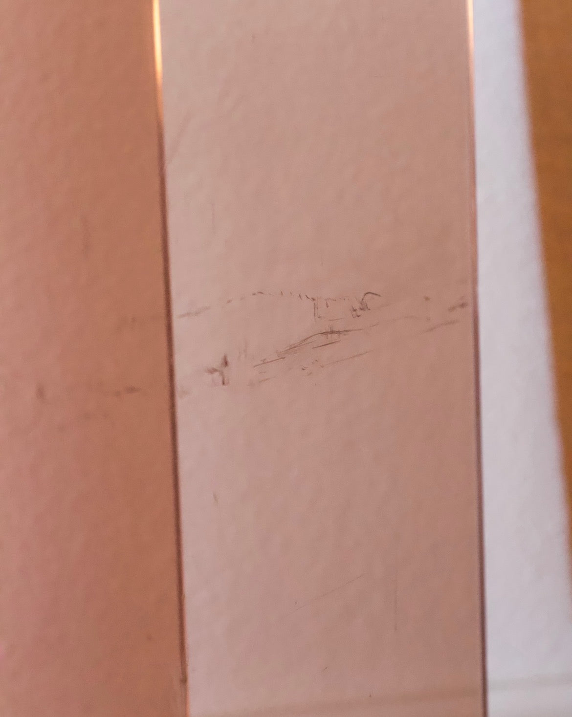 Table d'appoint/Bout de canapé vintage plexiglas fumé dans le goût de Michel Dumas