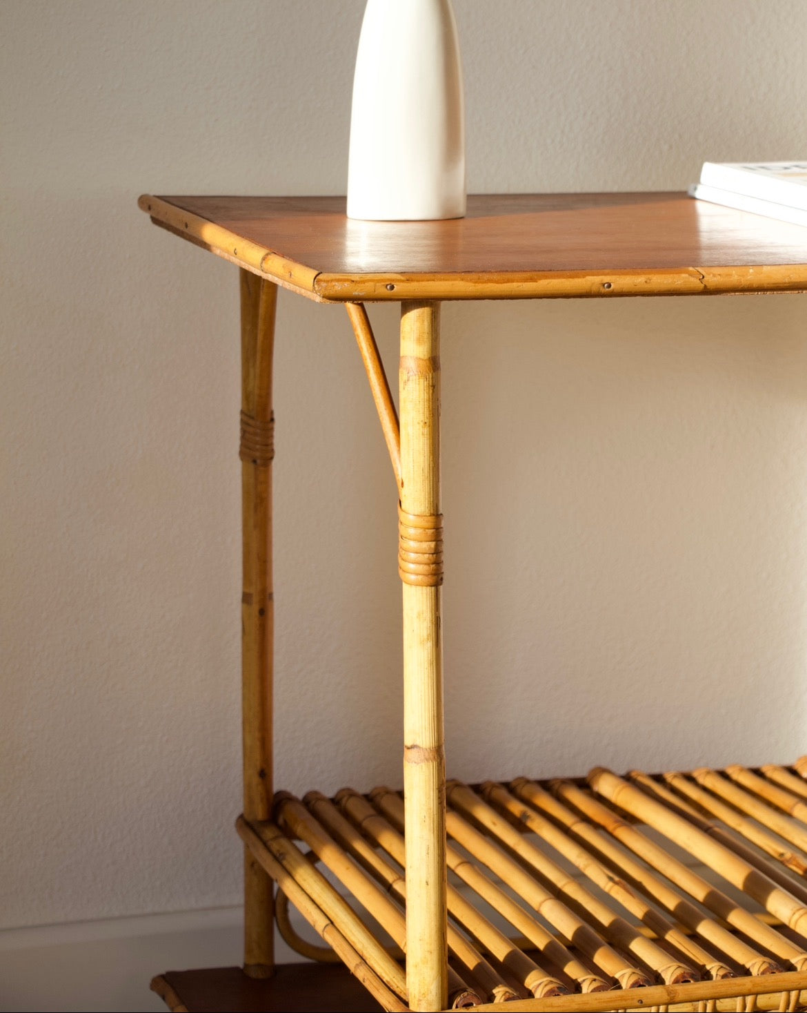 Table d'appoint en rotin vintage