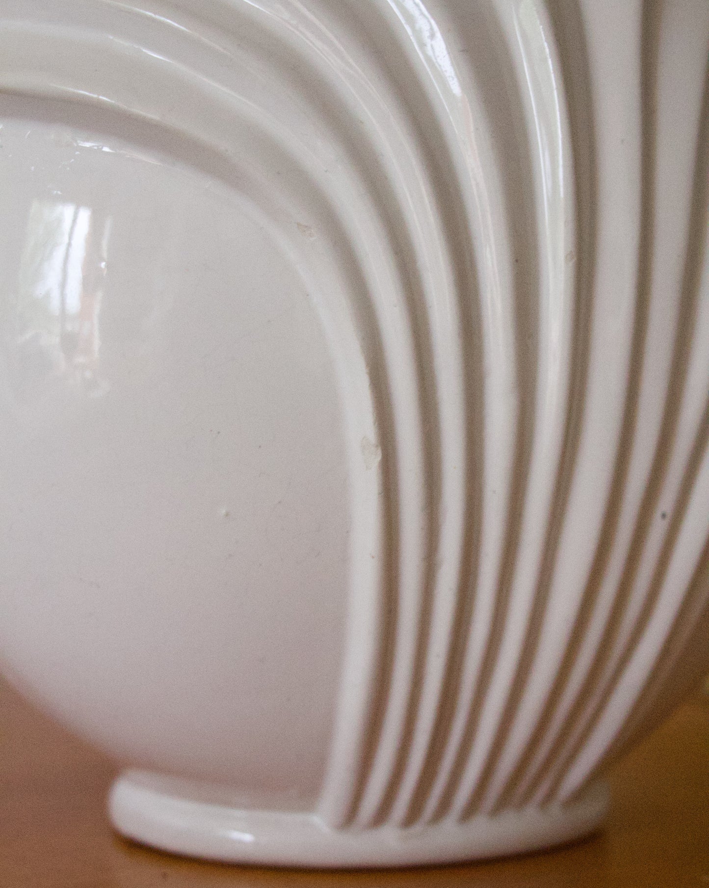 Vase blanc style Art Deco