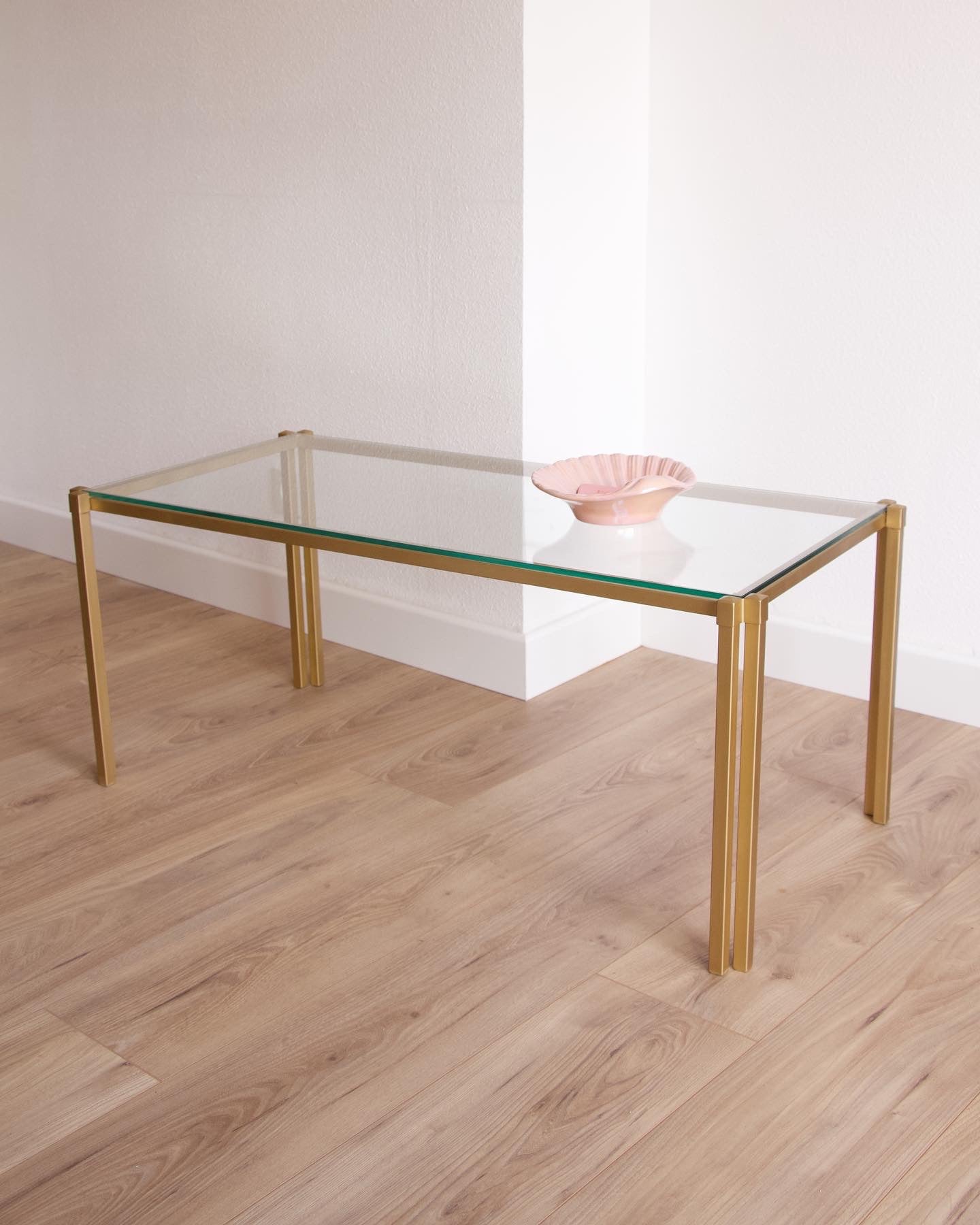 Table basse vintage dorée ✨