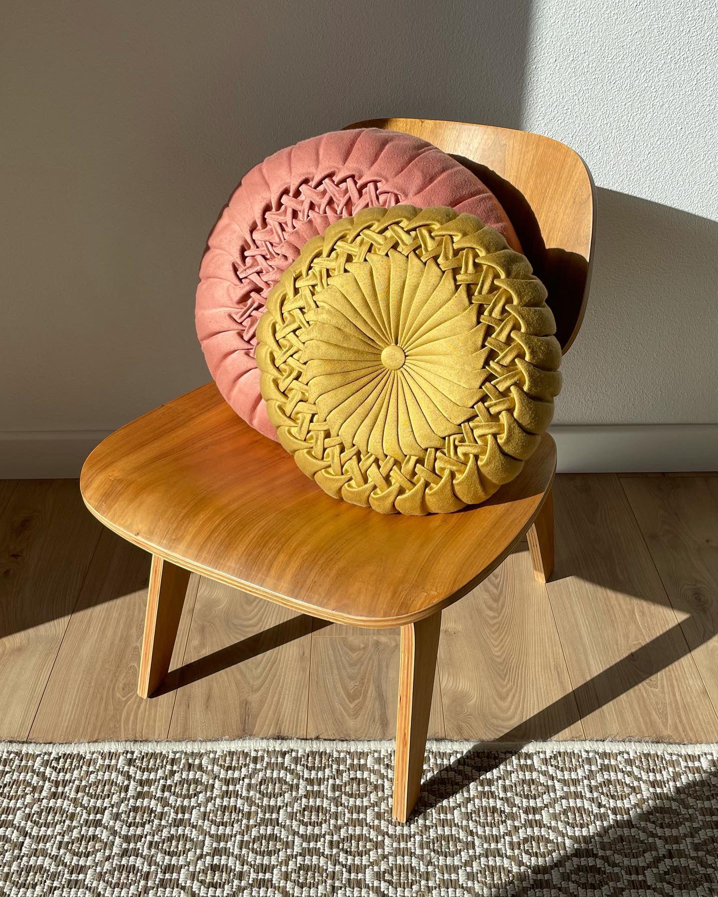 Coussins vintage en tissu plissé - Pépites Déco Vintage Brocante Vannes