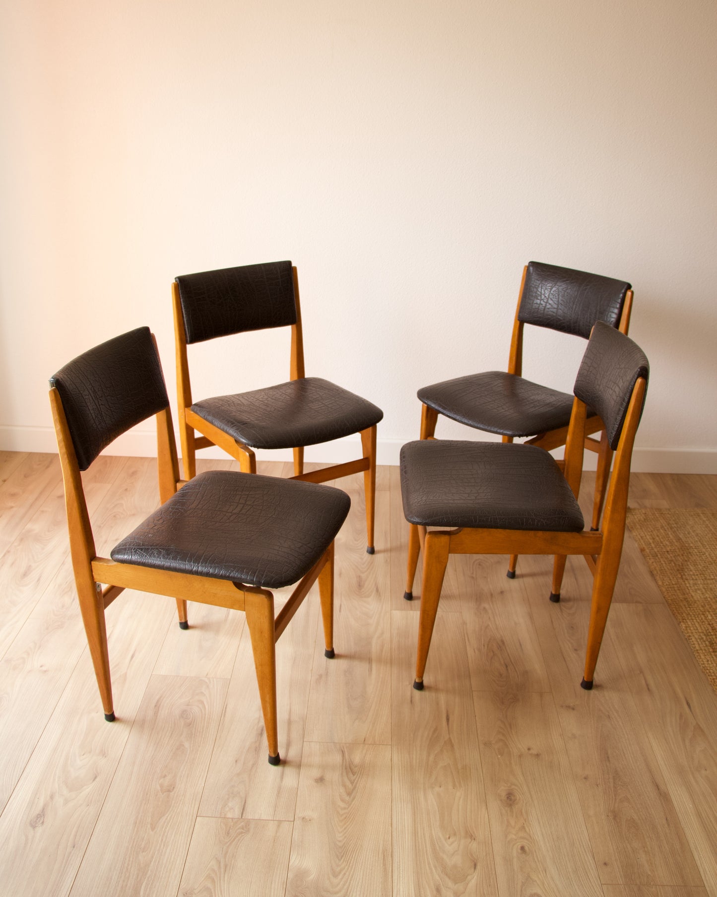 4 chaises scandinaves années 60 - Pépites Déco Vintage Brocante Vannes