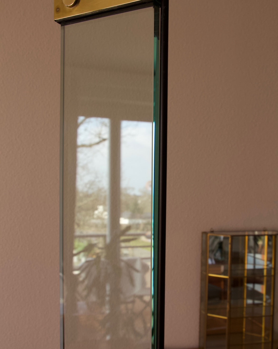 Lampadaire halogène italien en laiton et verre années 80