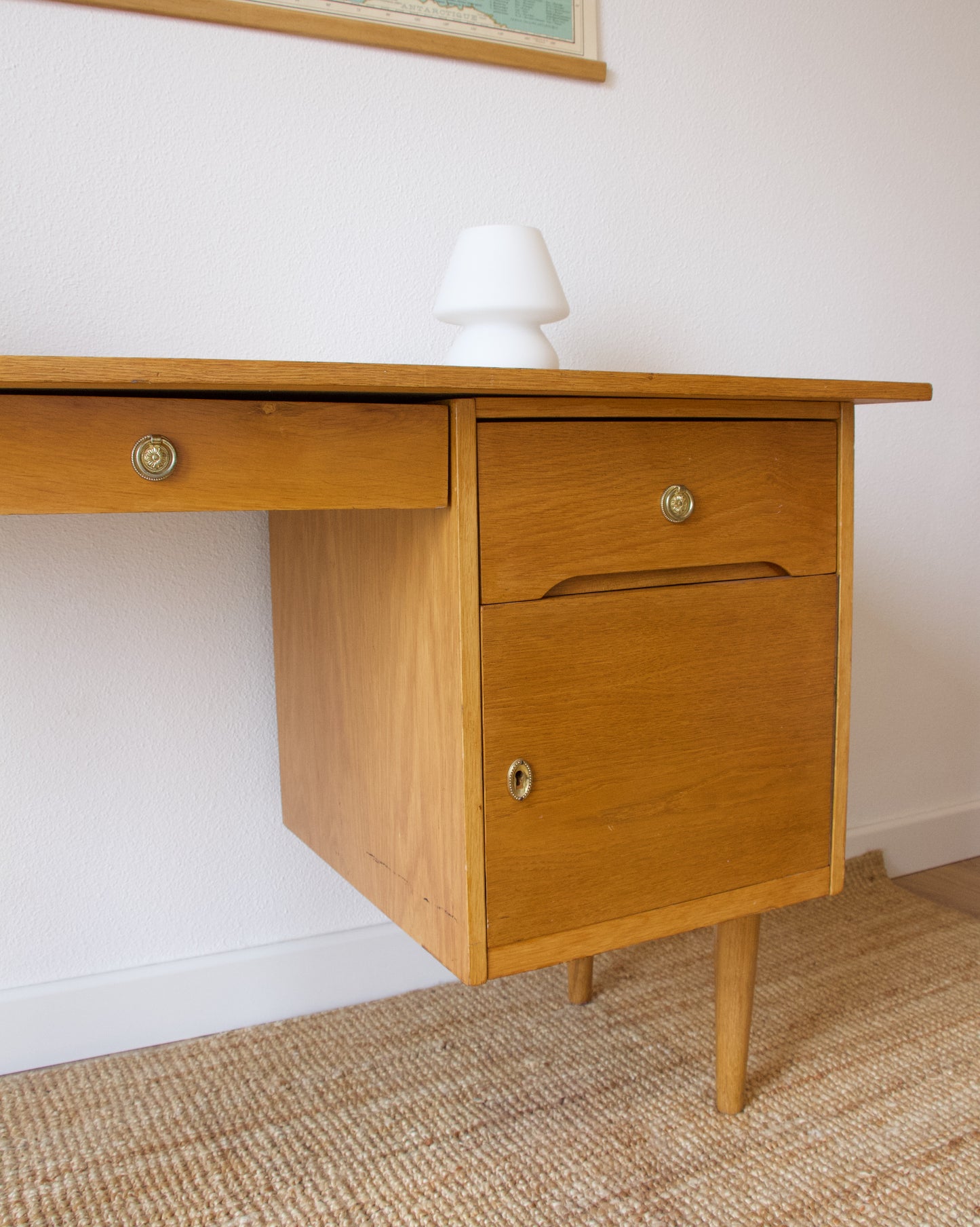 Bureau chêne clair années 50