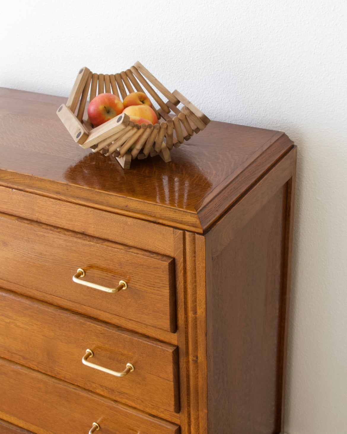 Commode vintage pieds compas années 50 - Brocante Vannes Décoration & Meubles Vintage