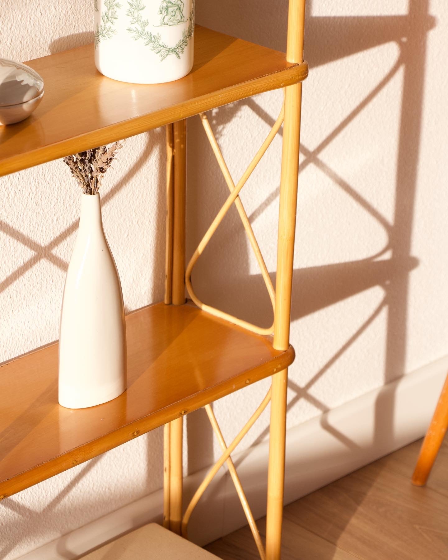 Étagère rotin années 60 - Pépites Déco Vintage Brocante Vannes