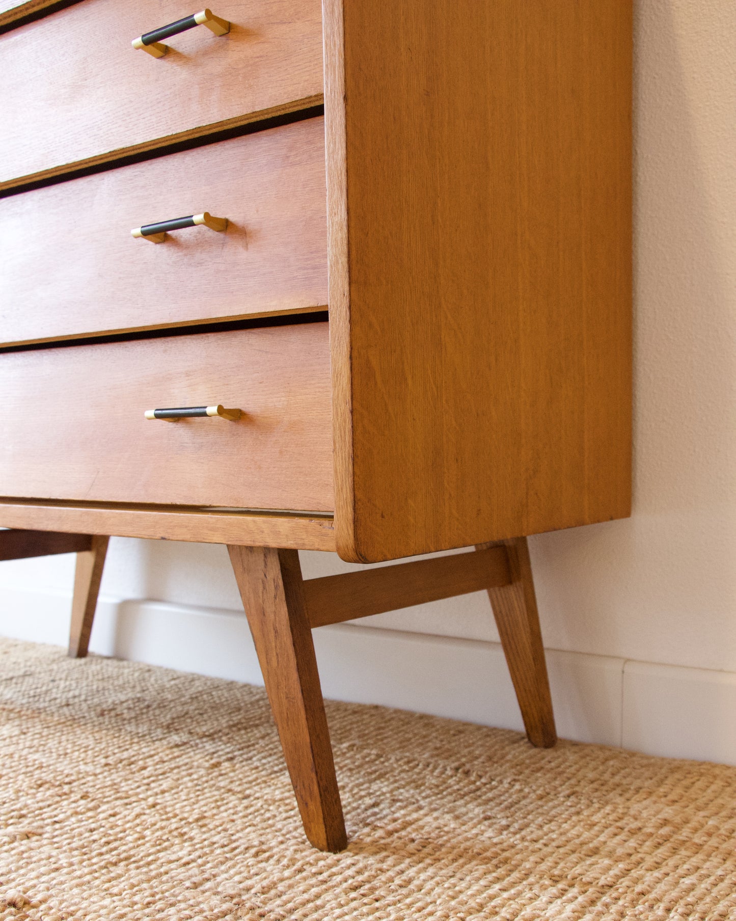 Commode pieds compas vintage années 60 - Brocante Vannes Décoration Meubles Vintage