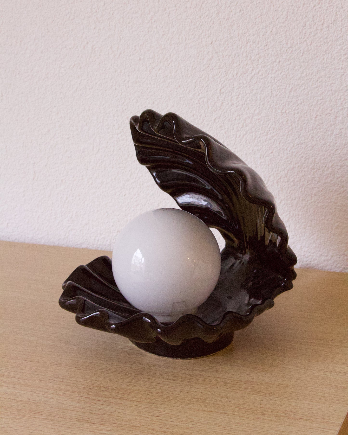 Pépites déco Vintage - Lampe noire coquillage années 70-80 vintage