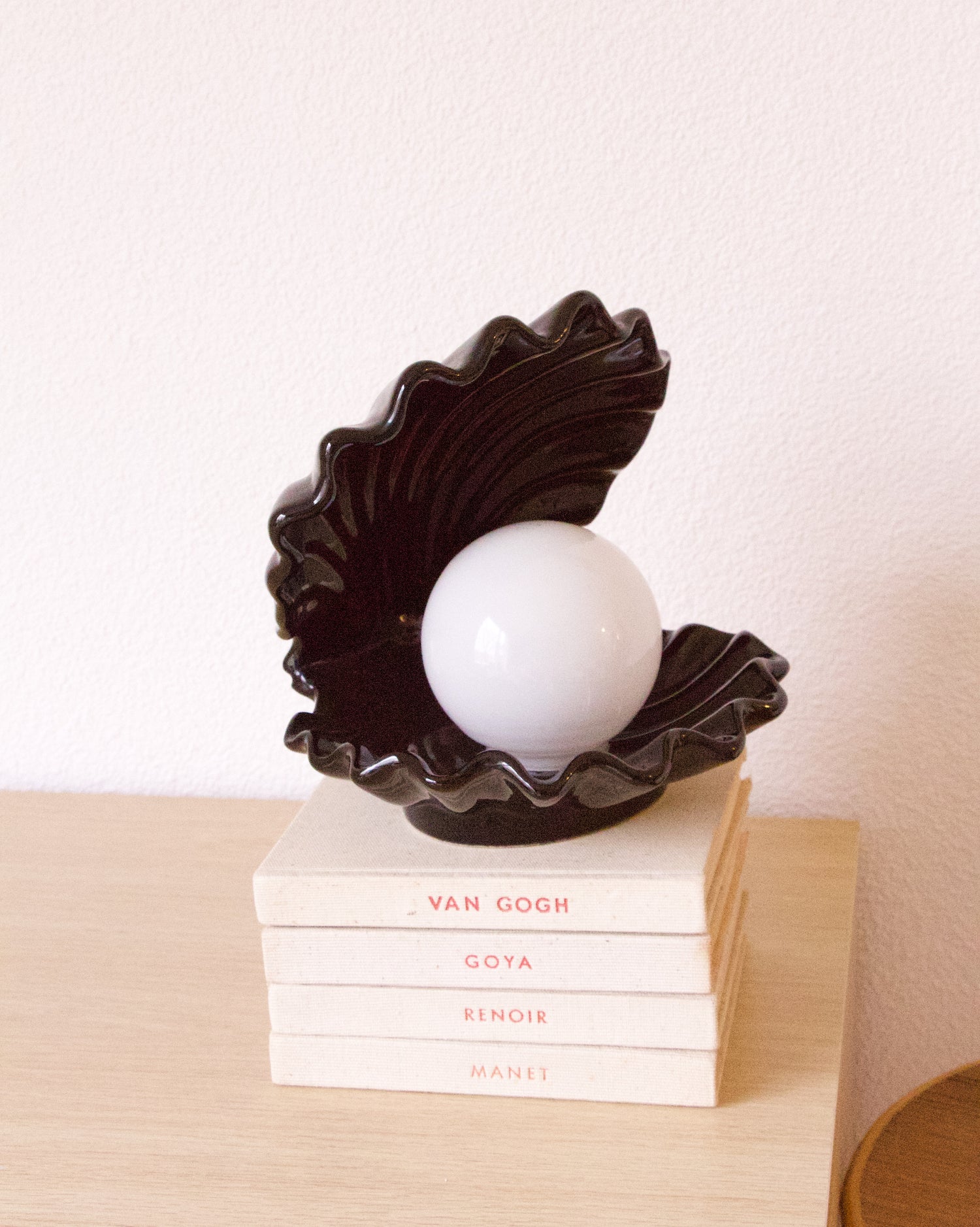 Pépites déco Vintage - Lampe noire coquillage années 70-80 vintage